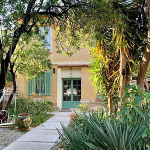 Bed & Breakfast La Des Amandiers, Hyeres
