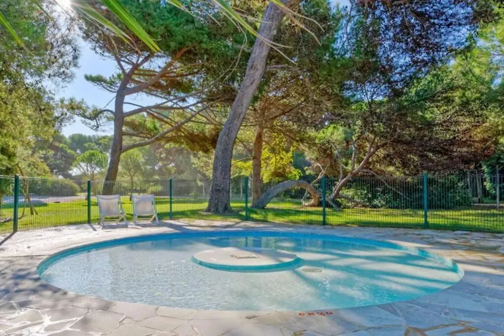 Apartment Appartement En Residence Privee, Face A La Mer Avec Acces Direct Plage Hyeres
