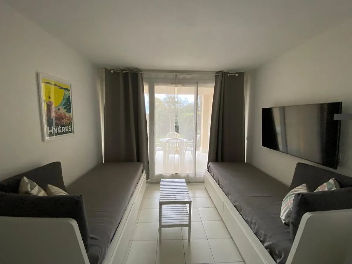 Appartement En Residence Privee, Face A La Mer Avec Acces Direct Plage Hyeres Apartment